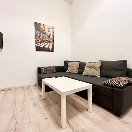 Old Town - Ultra Central Apartment Bucarest Extérieur photo